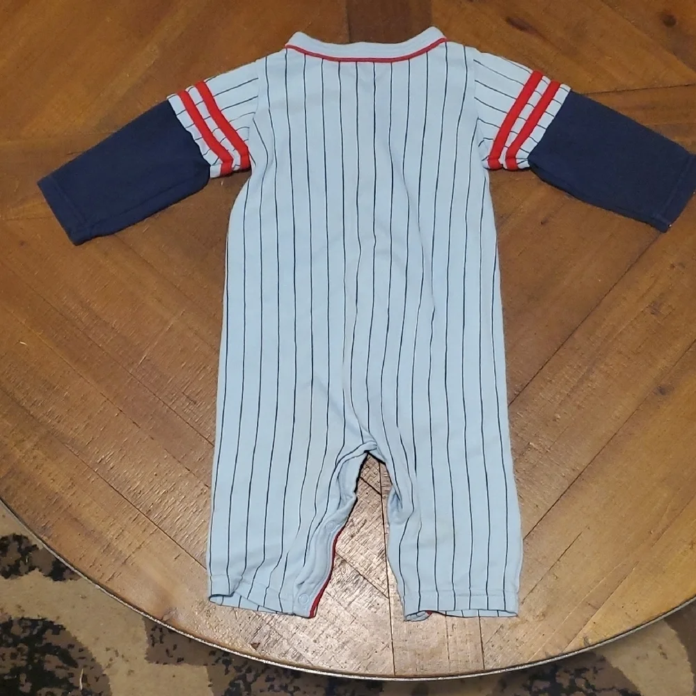 🐻     Carter's Blue and White Cozy Footies
